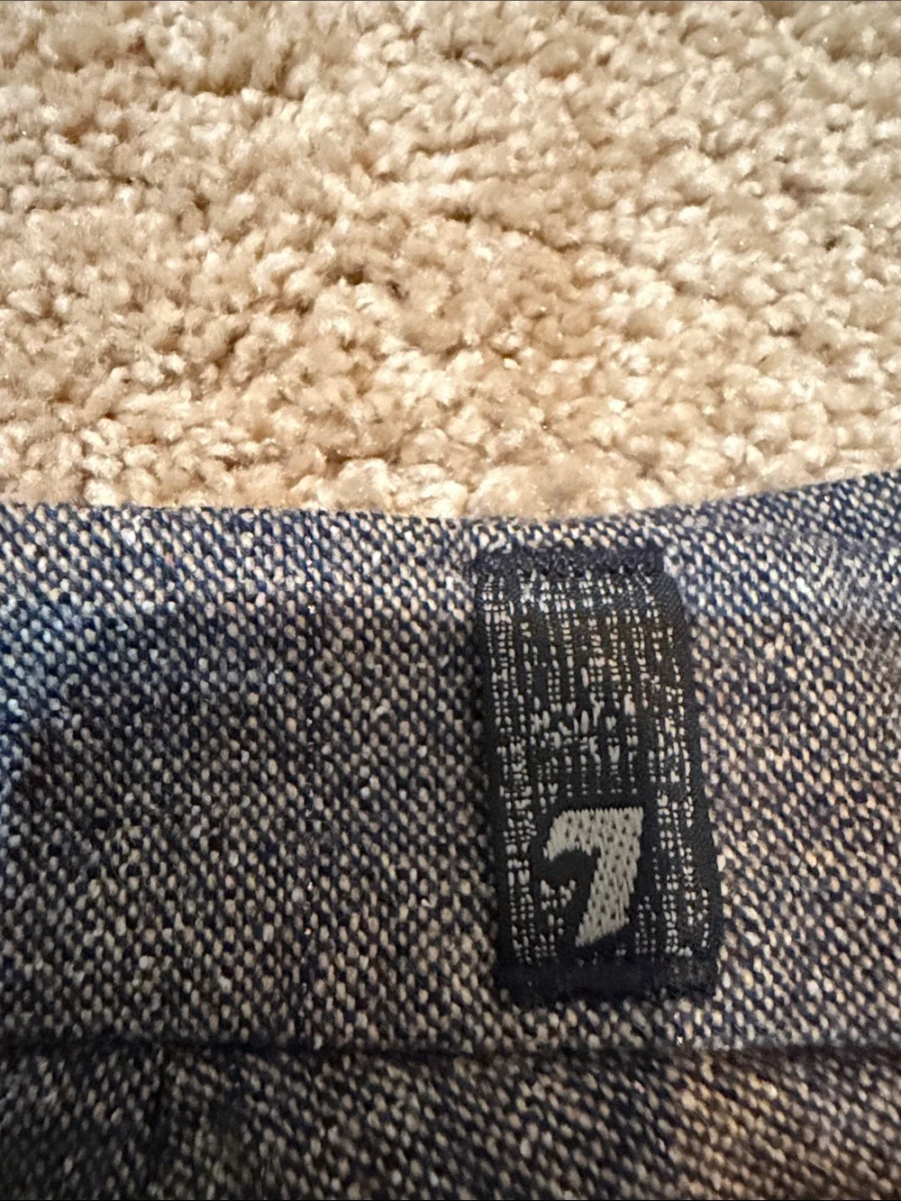 7 FOR ALL MANKIND AUTHENTIC shorts with pockets in front and back